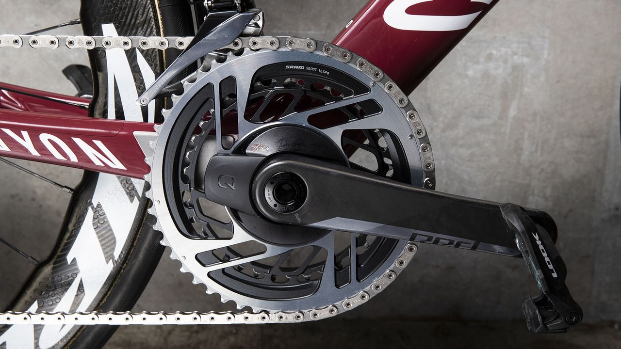 The extra sprocket on the rear means Haas is running a 50/37 chainring combination