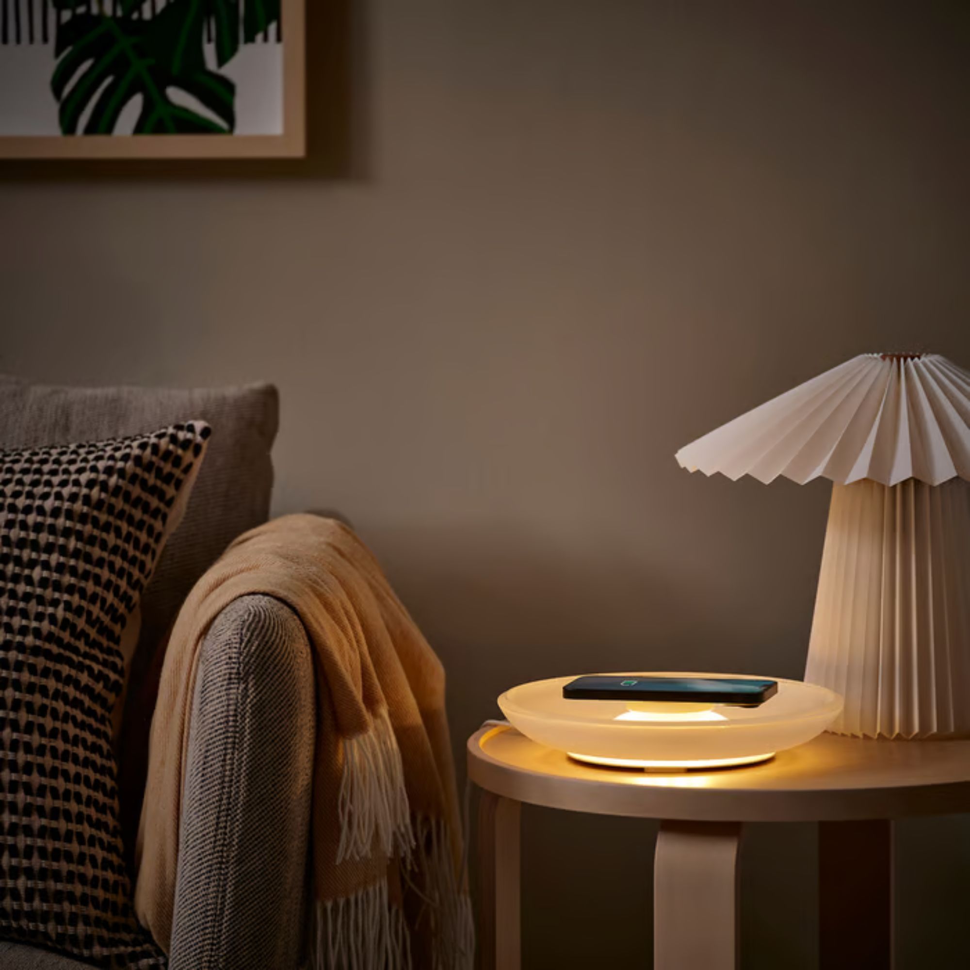 IKEA, V&amp;Auml;STM&amp;Auml;RKE Wireless Charger With Lighting