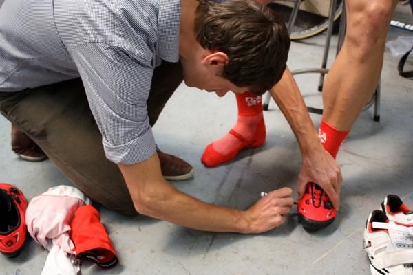 Ballhause determines the cleat position for Malcolm Rudolph's Bont Vaypor+ shoes