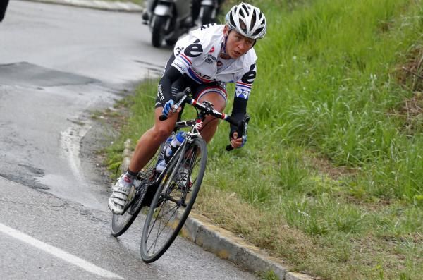 Emma Pooley (Garmin-Cervelo) takes a corner