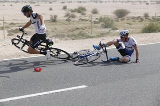 A crash at the 2016 Tour of Qatar (Sunada)