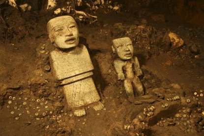 Ancient Teotihuacan tunnel in Mexico yields thousands of relics