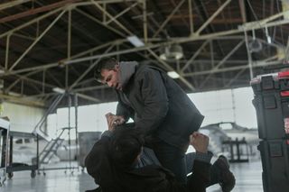 Peter fights Warren to the ground in The Night Agent season 2