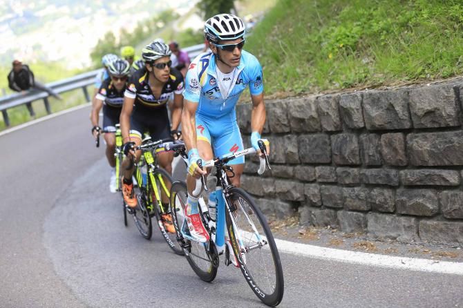 Paolo Tiralongo (Astana) sets the tempo.