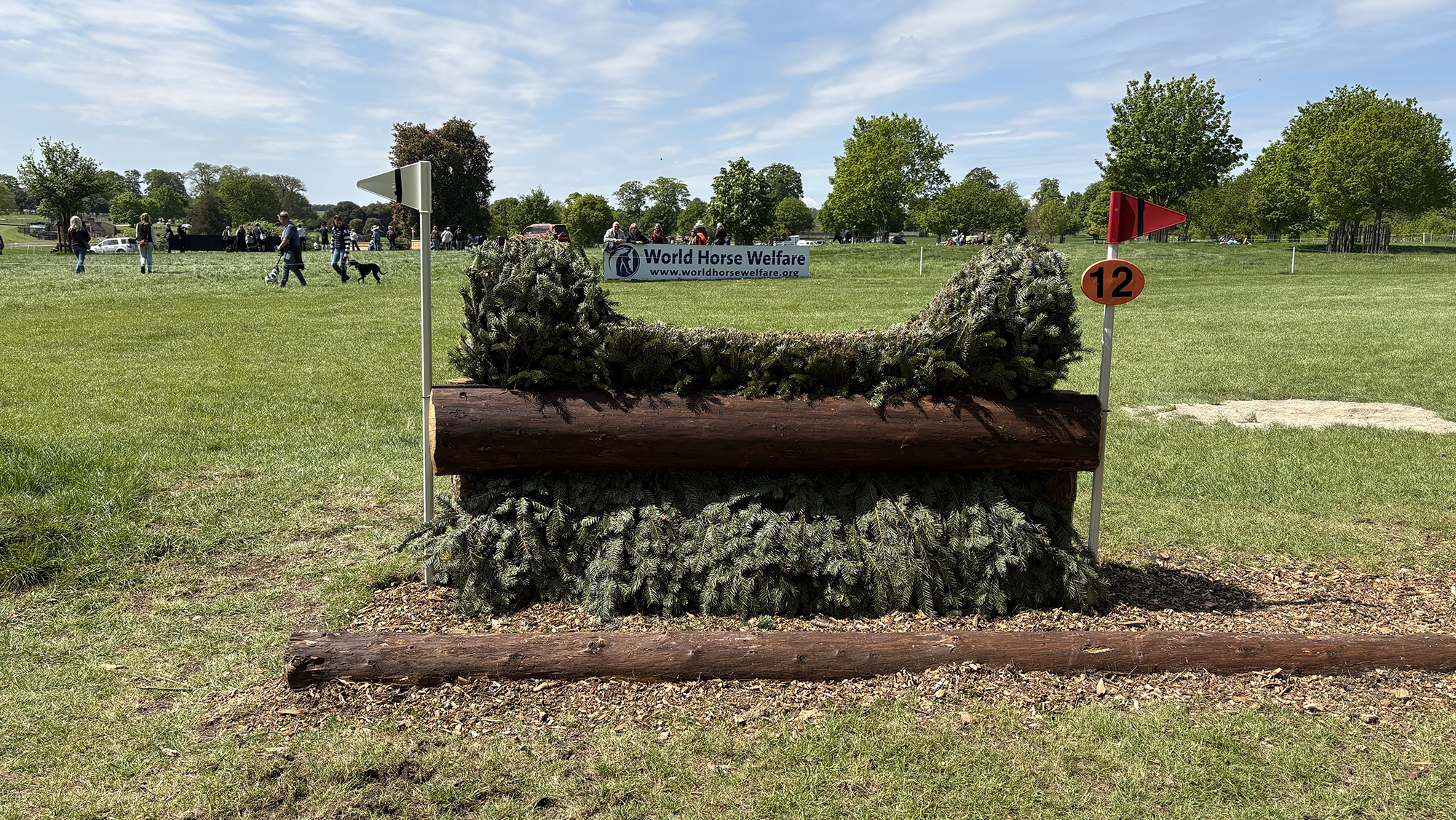 BE90 Badminton grassroots course 2026 fence 12