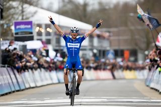 Elite men - Jasper Stuyven wins Omloop Het Nieuwsblad