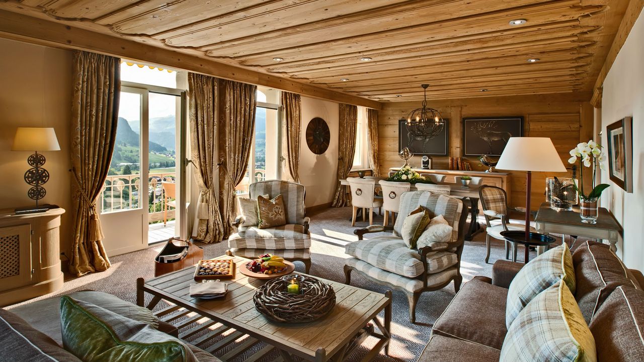170327_-_gstaad_1_of_18_-_corner_suite_living_room_2.jpg