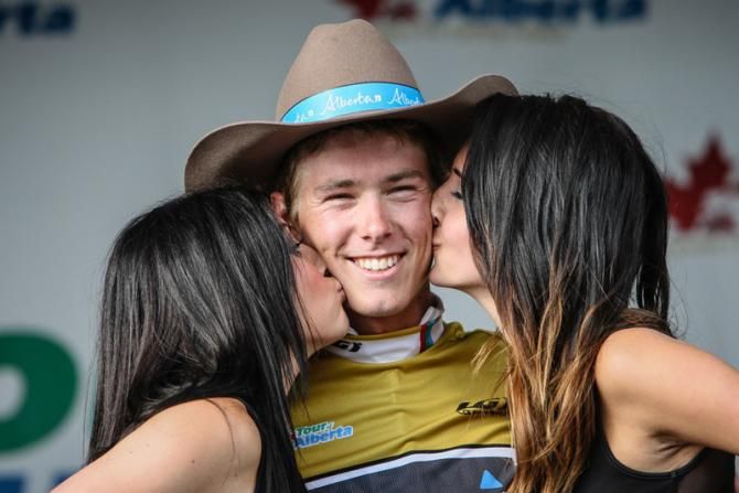 Rohan Dennis (Garmin-Sharp) takes over the race lead.