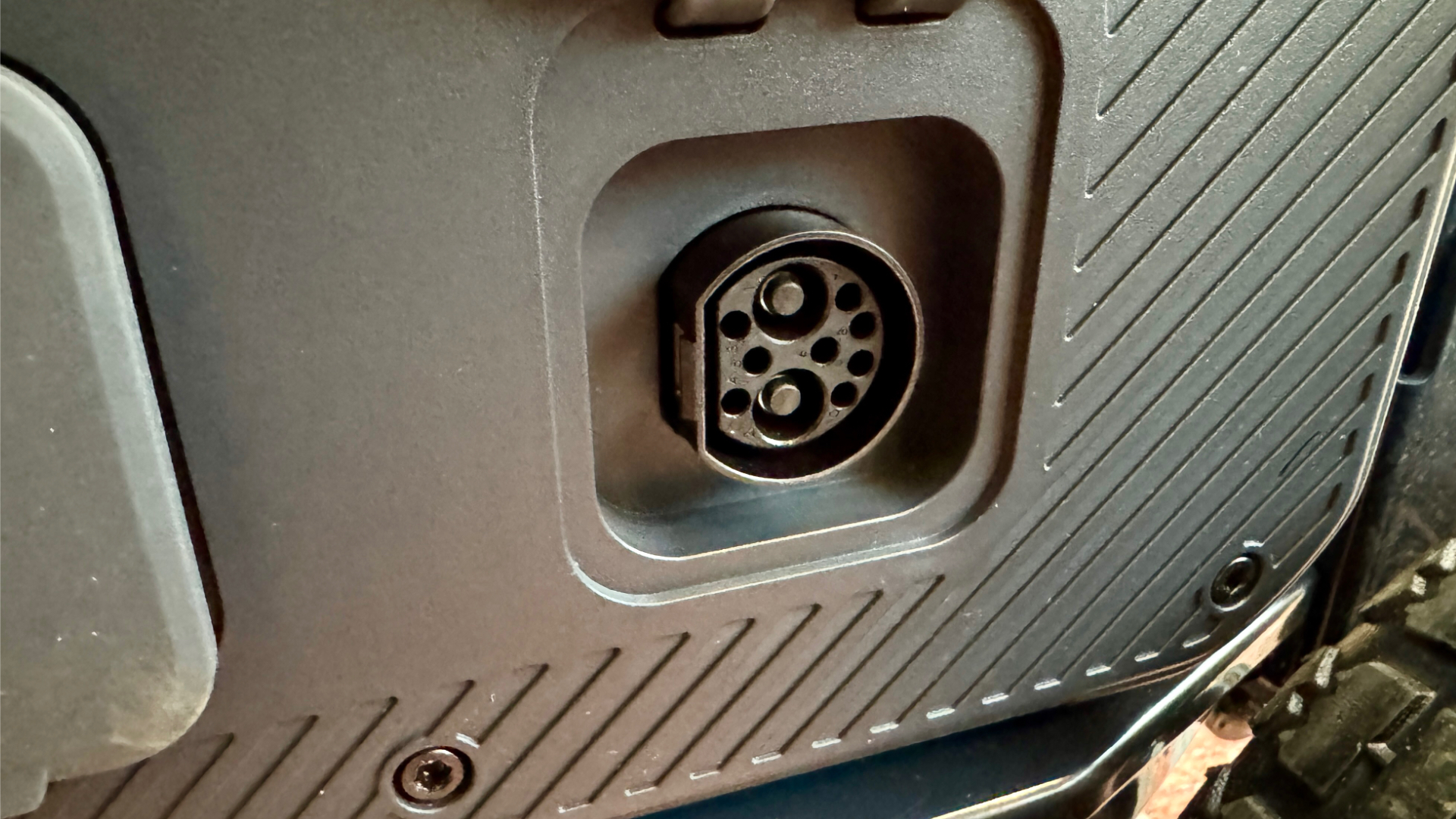 Bluetti Apex 300 portable power station