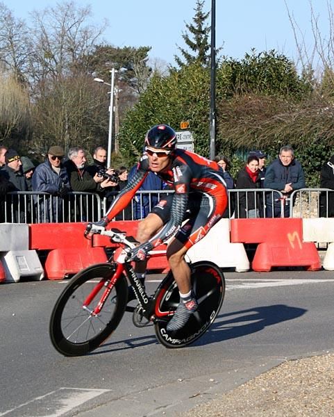 Defending champion Luis Leon Sanchez (Caisse d'Epargne).
