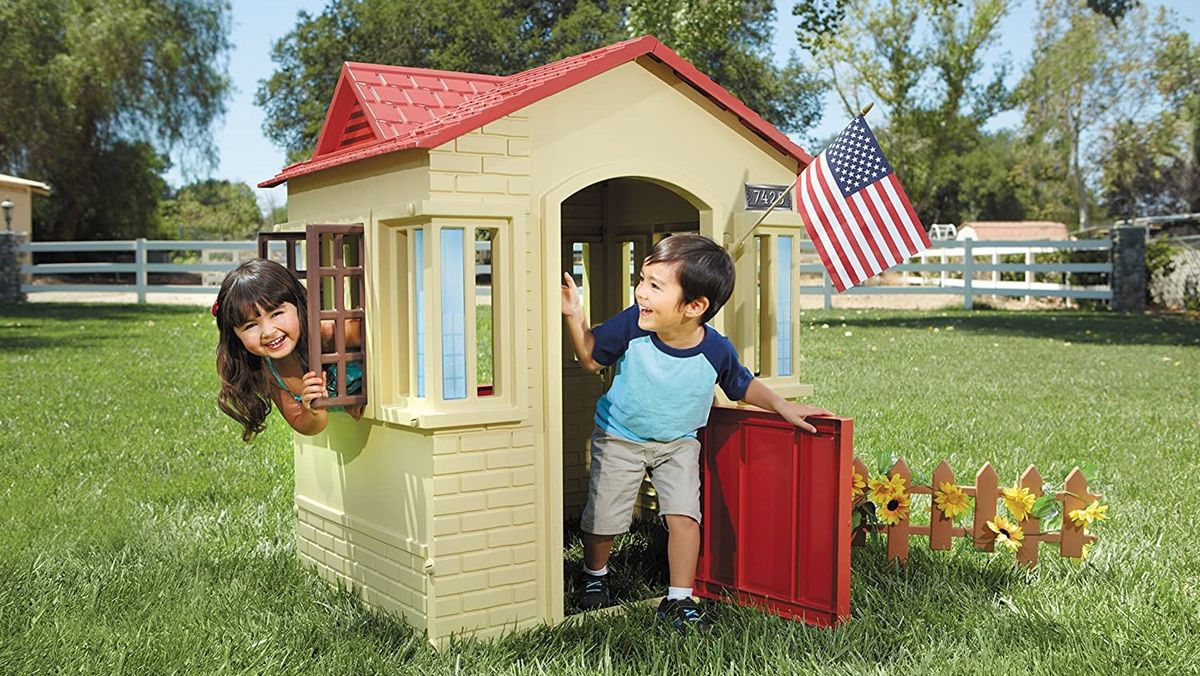 Best Playhouses for Kids theradar