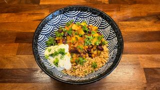 Lentil chilli bowl from Slimming One Pound Meals