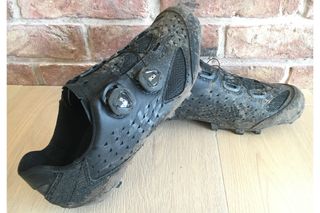 Image shows the Lake MX 238 Supercross which are some of the best gravel bike shoes