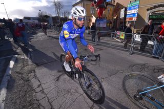 Fernando Gaviria (Quick-Step Floors) finished the stage but it was clear his hand was not in good shape