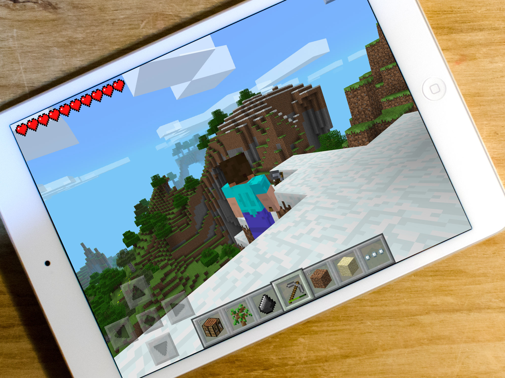 Minecraft Pocket Edition on iPad & iPhone basic getting started