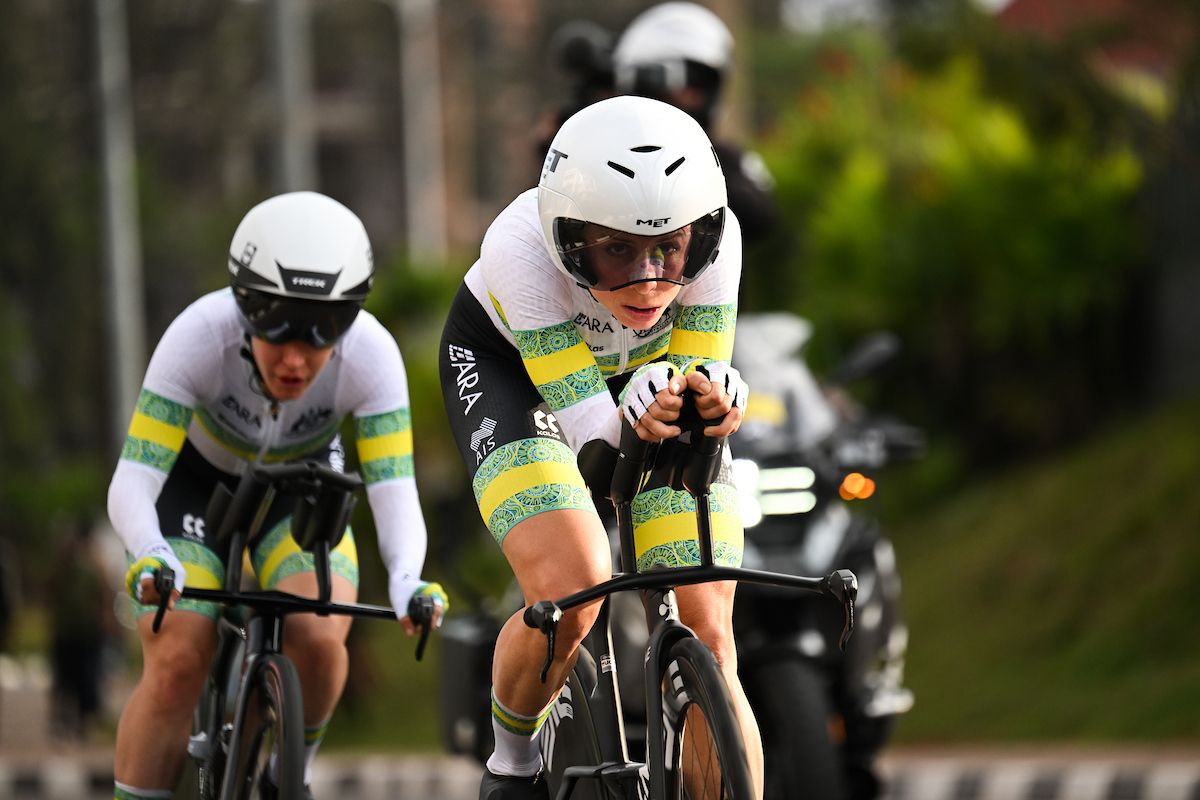 Picture by Chris Auld/SWpix.com - 24/09/2025 - Cycling - 2025 UCI Road World Championships - Kigali Convention Centre, Kigali, Rwanda - Team Time Trial Mixed Relay - Brodie Chapman (Australia), Amanda Spratt (Australia)