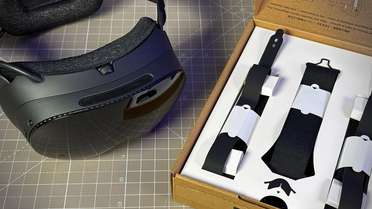 The Ergonomic Accessories Kit to add more premium features to the Steam Frame.