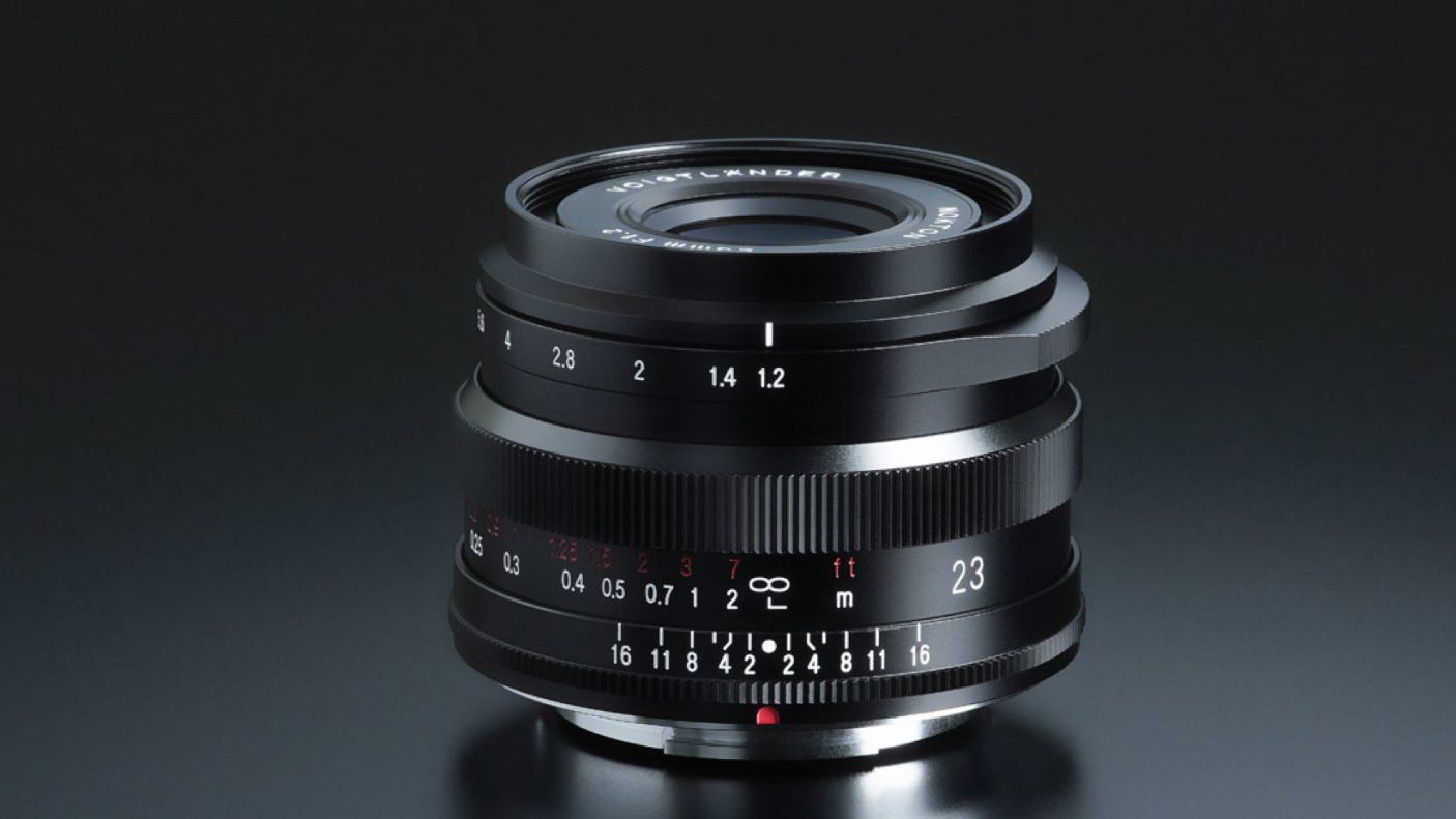 Fancy another fast Fujifilm lens? Here's the Voigtländer Nokton