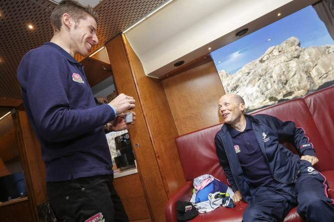 Rui Costa and Chris Horner chat on the Lampre-Merida bus