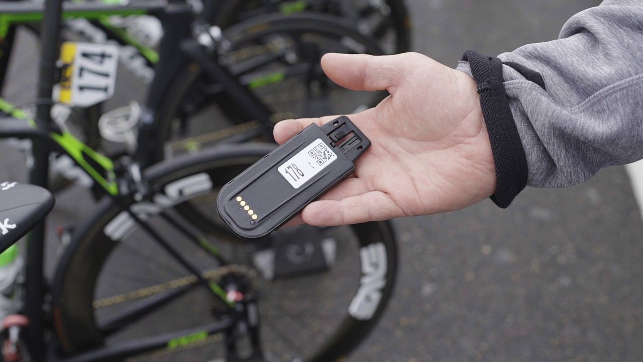 The small GPS tracker is small lightweight