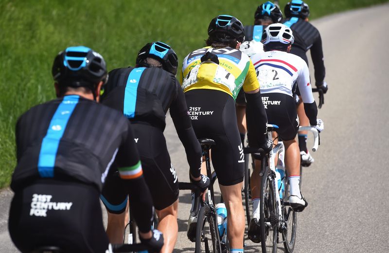 Nico Roche is the last riders in the Team Sky train