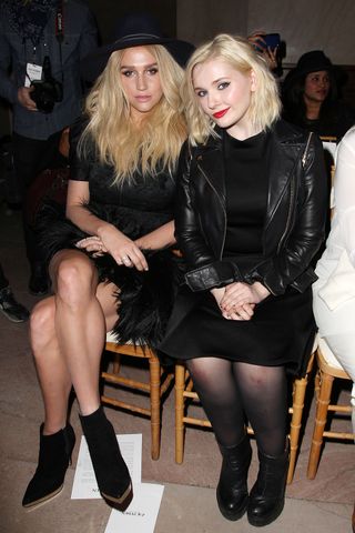 Kesha & Abigail Breslin Front Row At New York Fashion Week AW15