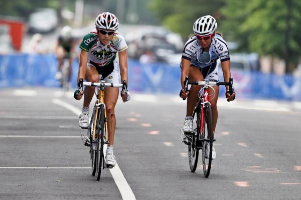 Cath Cheatley (Colavita-Forno d'Asolo) and Carmen Small (TIBCO) go for another breakaway attempt.