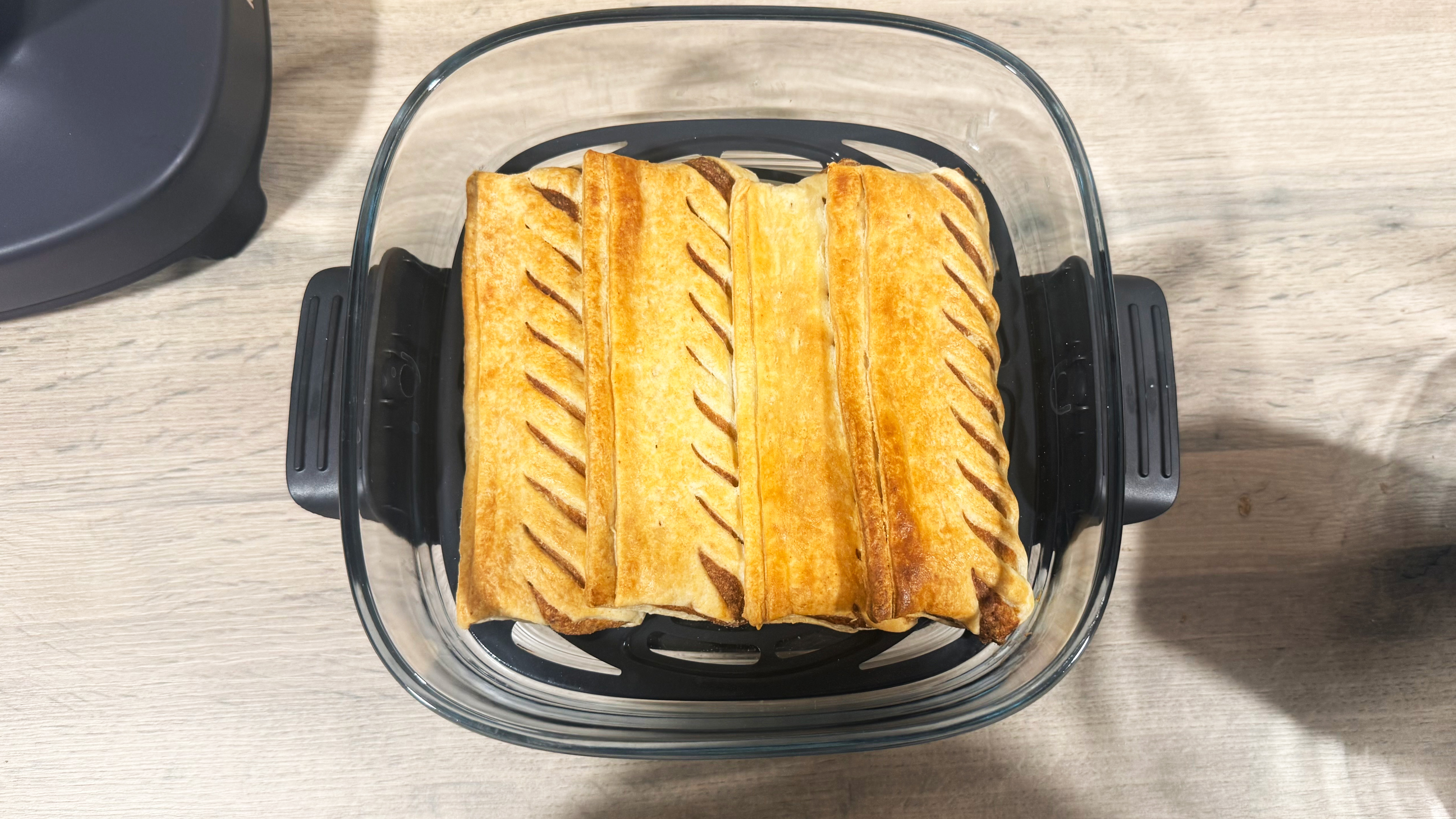 photograph of food cooked in the kismile roasti glass bowl air fryer