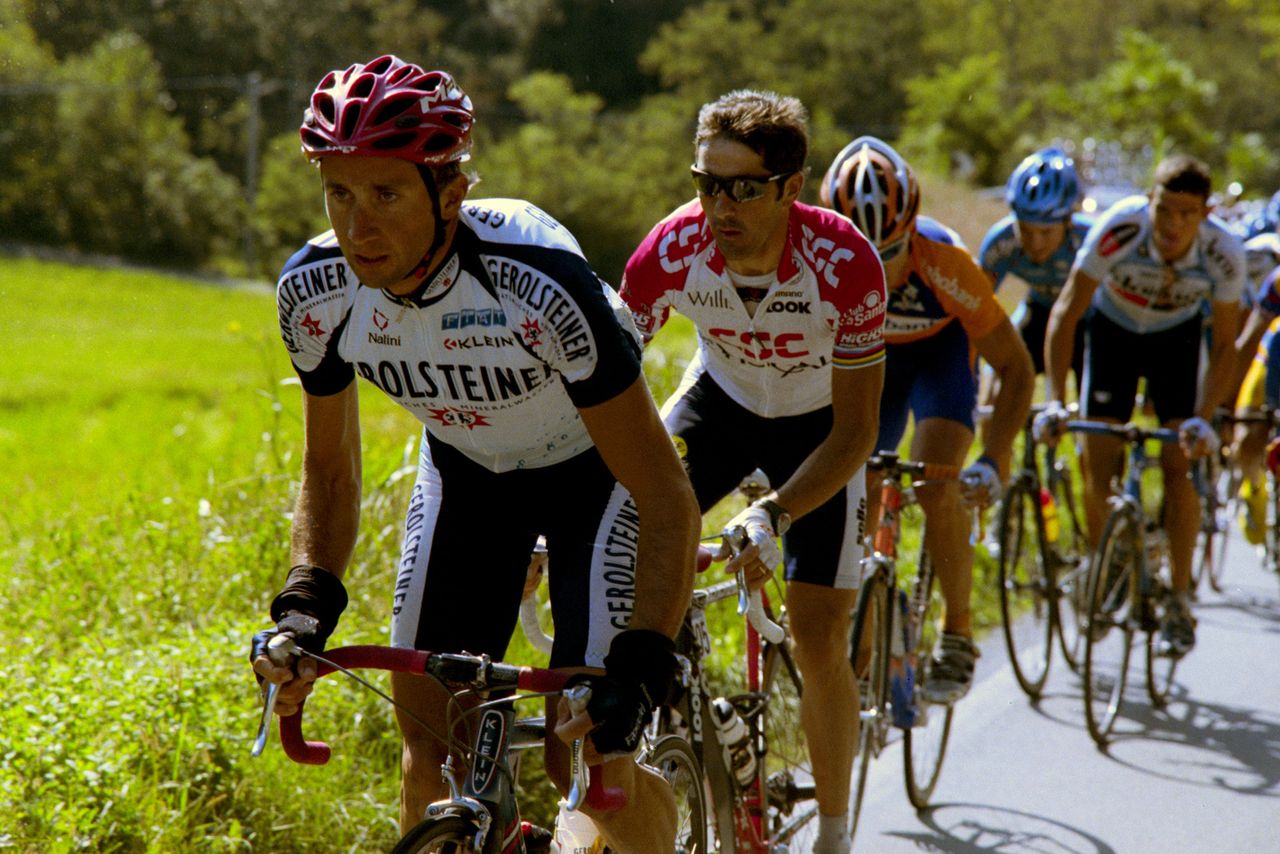 Rebellin leads Laurent Jalabert at the Giro dell'Emilia, 2002.