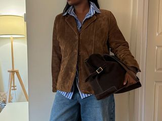 @nnennaechem outfit picture suede jacket and bag