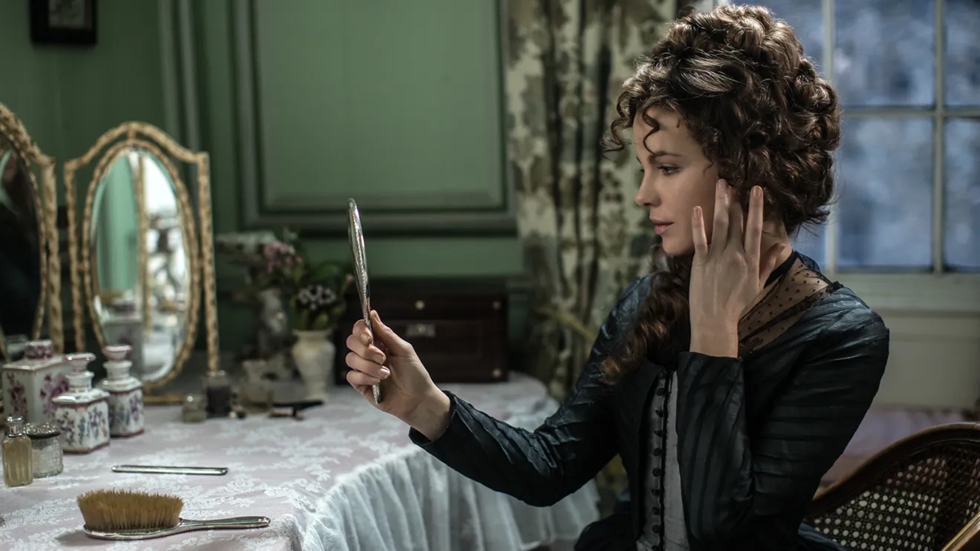 Kate Beckinsale in Love & Friendship