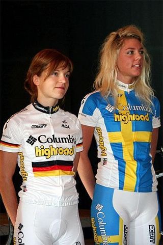 Columbia - Highroad teammates Luise Keller (l) and Emilia Fahlin