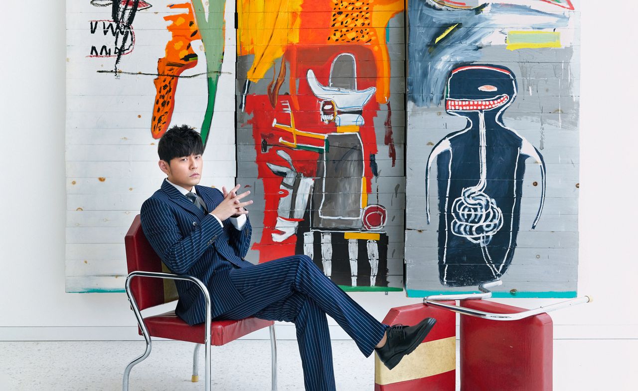 Jay Chou in front of Basquiat&#039;s Untitled. 