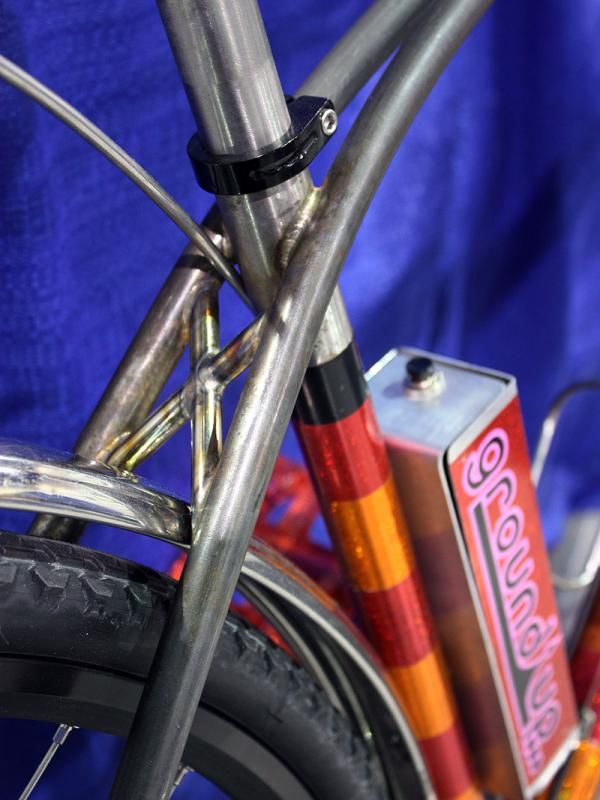 Check out the tidy X-shaped seat stay brace on this GroundUp bike by Eric Baar.