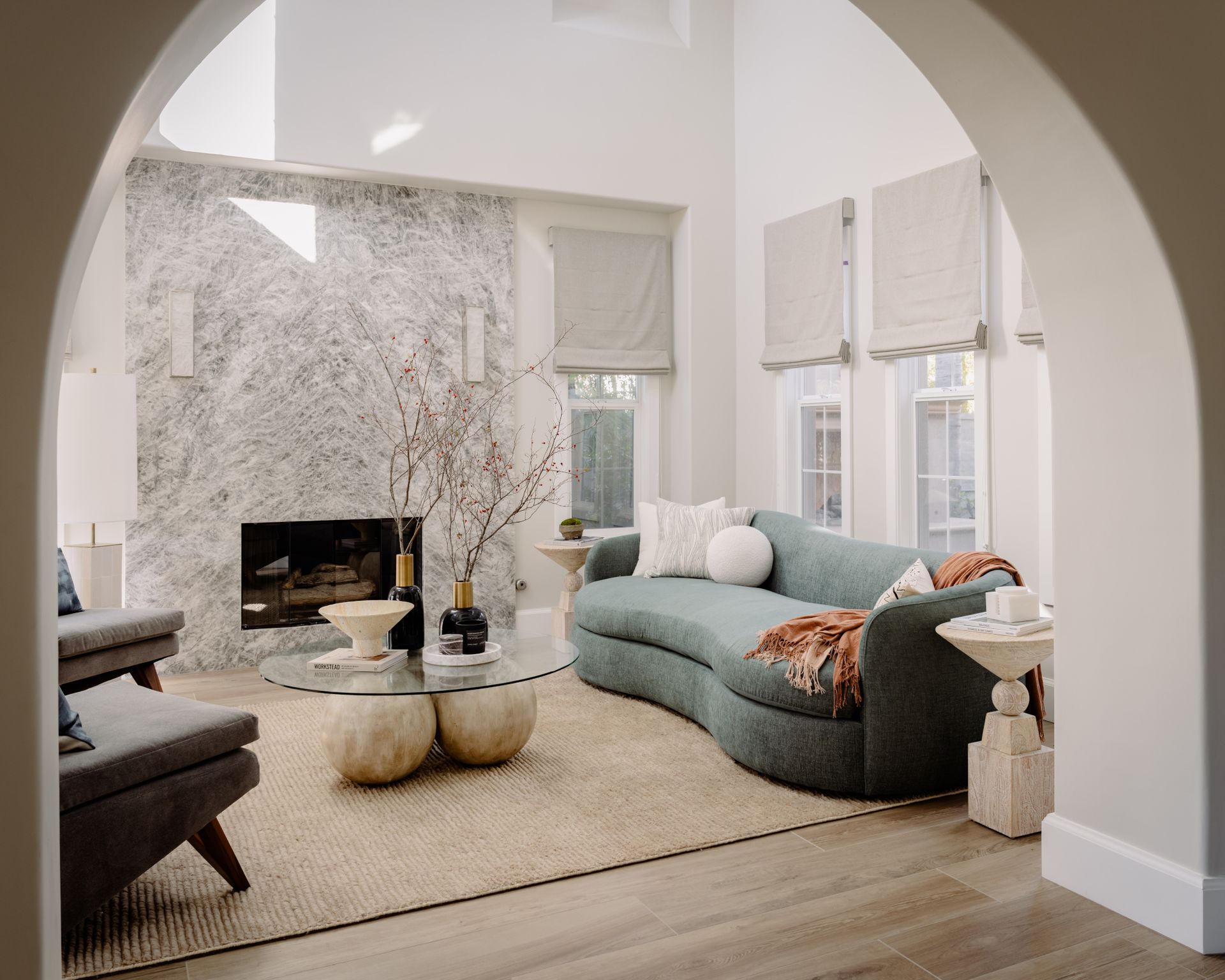 Colors That Go With White Marble — 7 Picks to Complement | Livingetc
