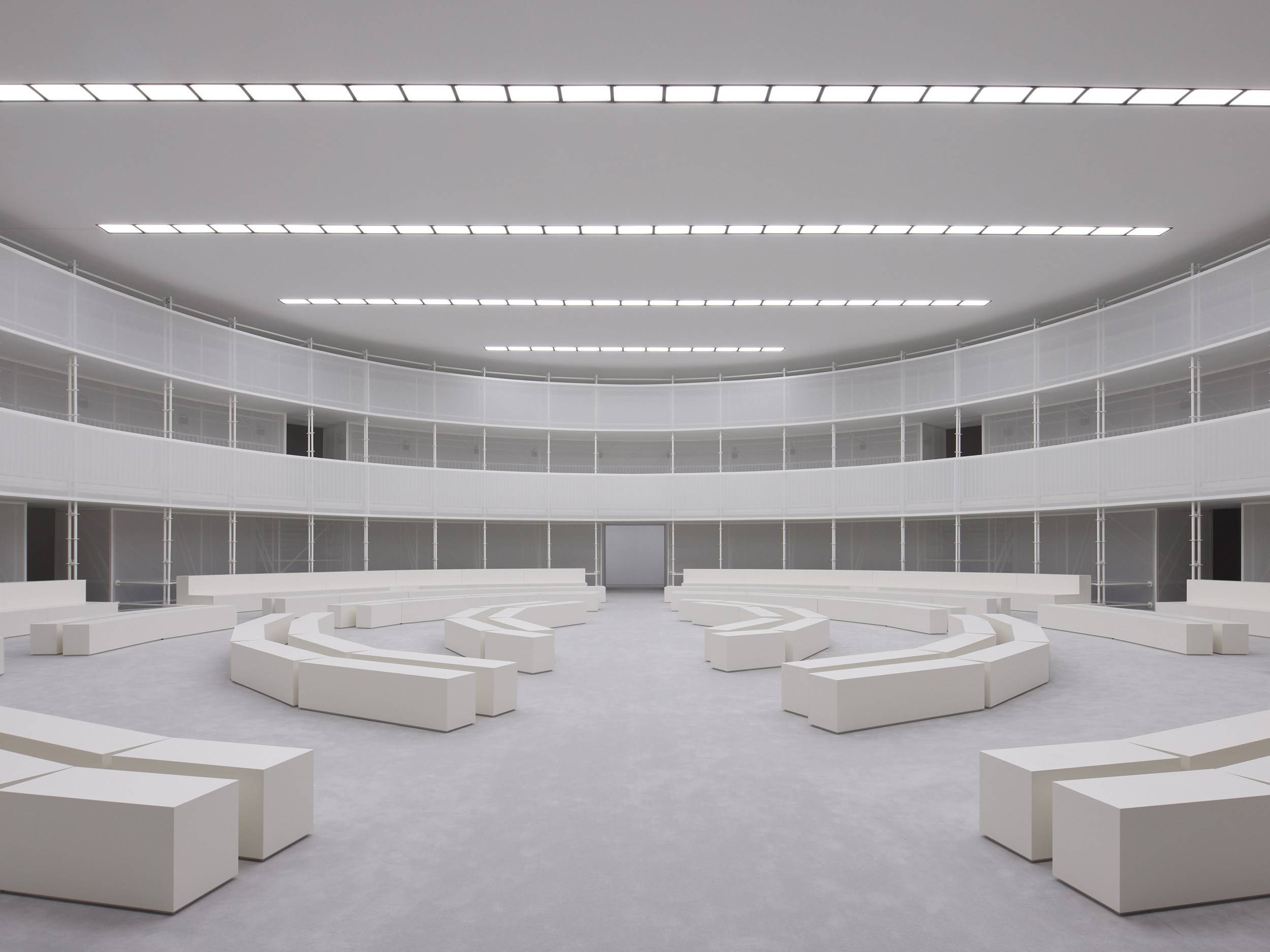 Loewe S/S 2027 showspace