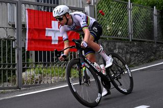 As it happened: Long-range solo victory for world champion on Tour de Suisse opener