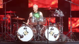 Josh Freese drumming in Foo Fighters