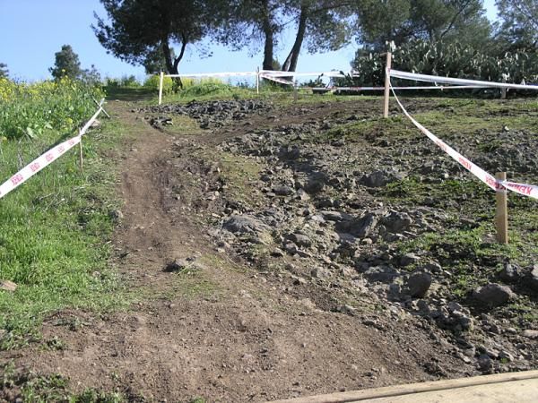 There's a dual line up this rocky climb.