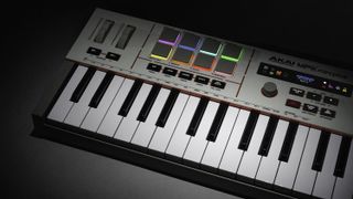 akai
