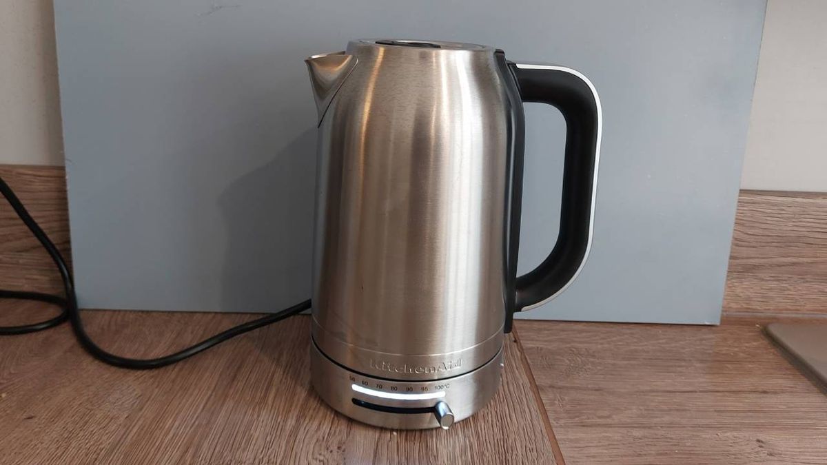 Sage the Soft Top Pure kettle review: feel the quality of that lid