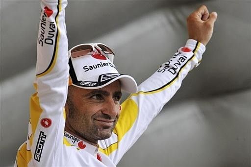 Leonardo Piepoli (Saunier Duval-Scott) celebrates his first Tour stage victory.