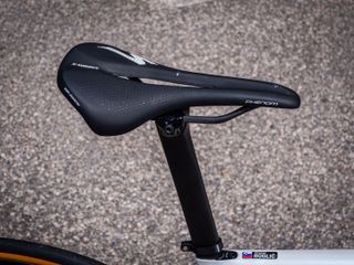 Specialized finish off the build with its Phenom saddle