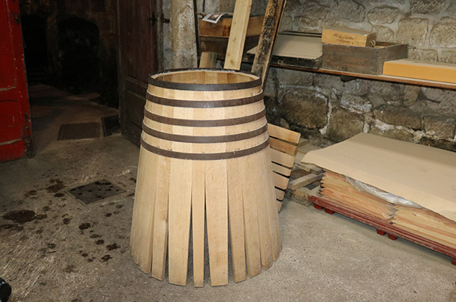 oak barrel building