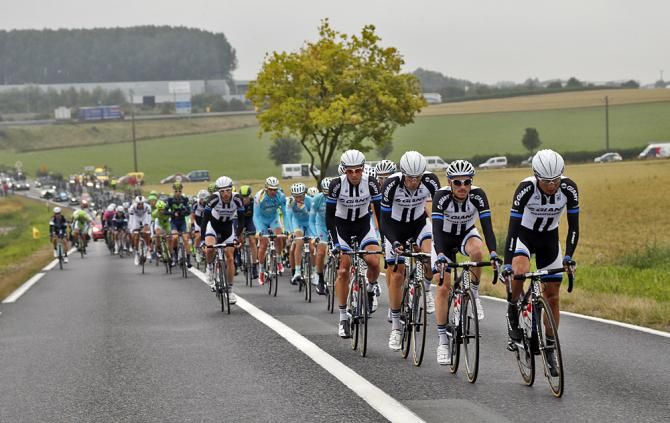 Giant-Shimano controls the peloton