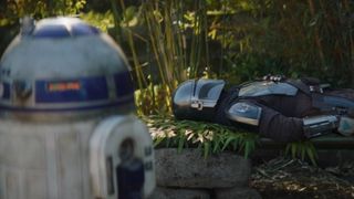 Din Djarin and R2-D2 in The Book of Boba Fett episode 6
