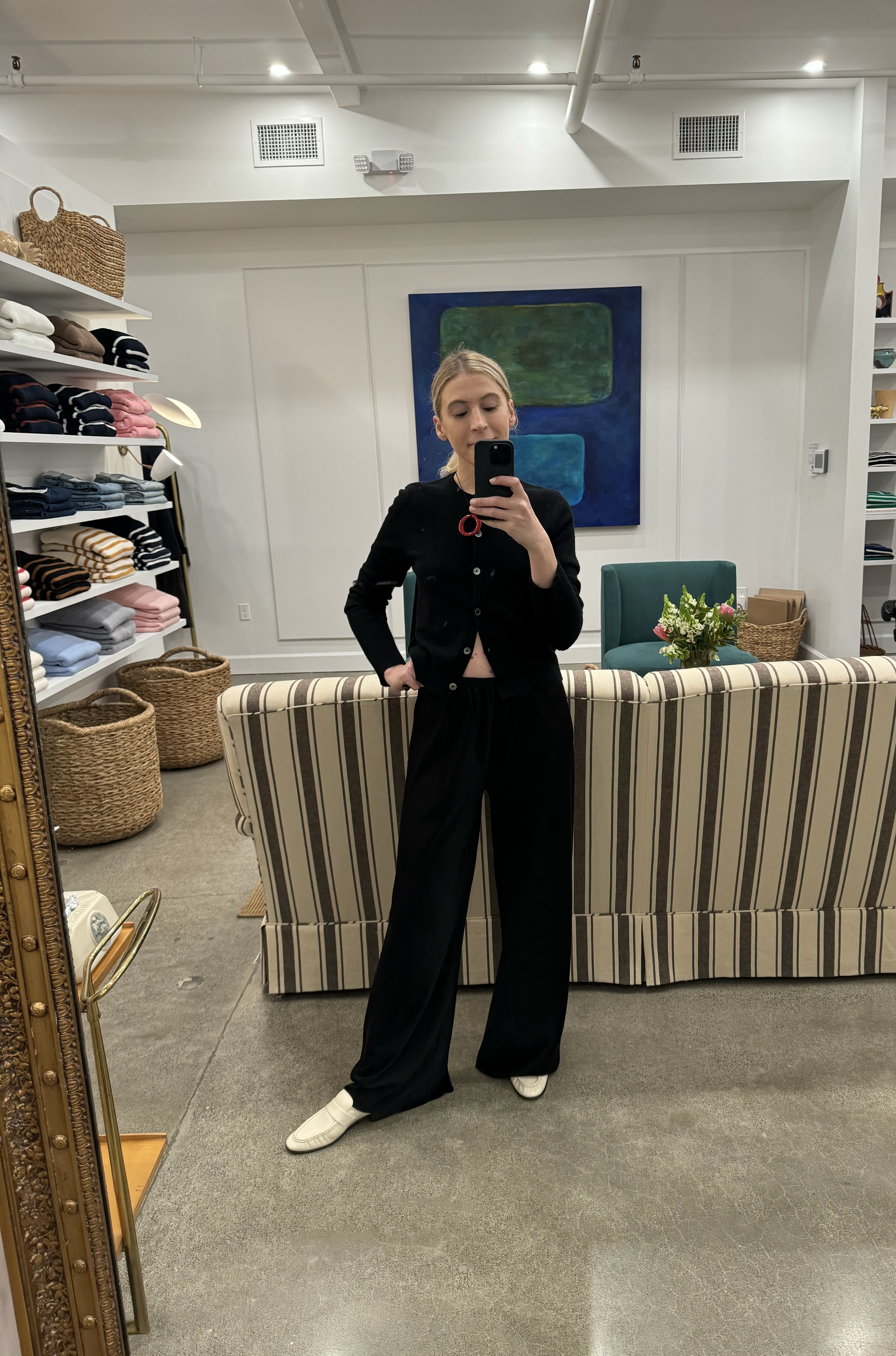 Molly Howard outfits