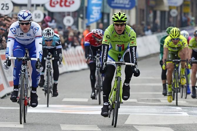 Peter Sagan (Cannondale)nips Arnaud Demare (FdJ) at the line