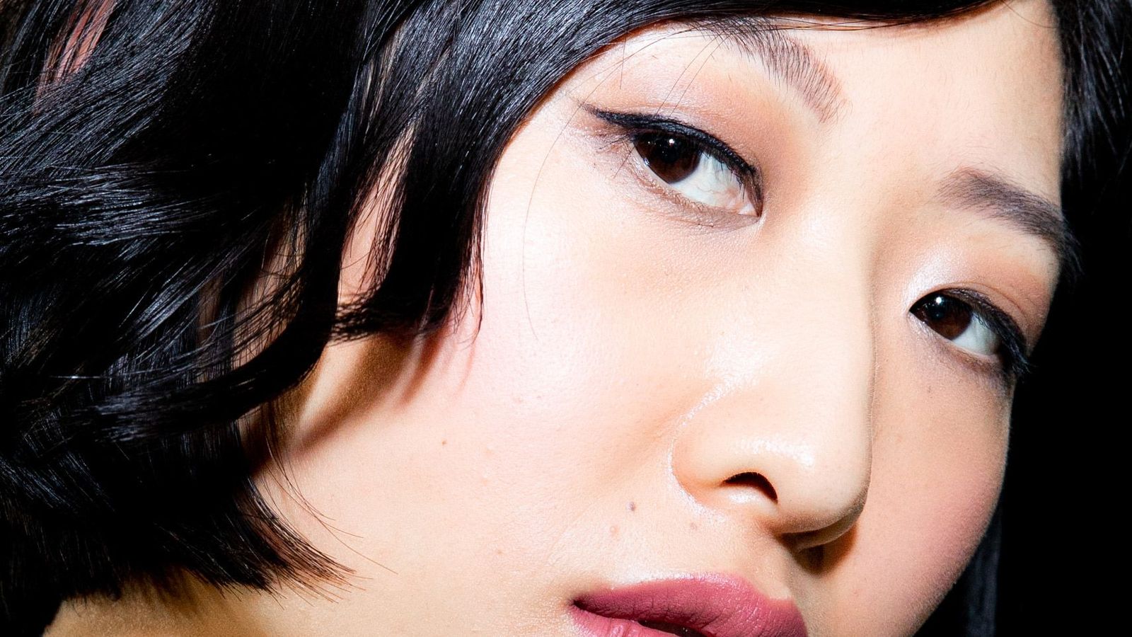 The Pros & Cons of Eyelash Extensions, According to the Experts Marie