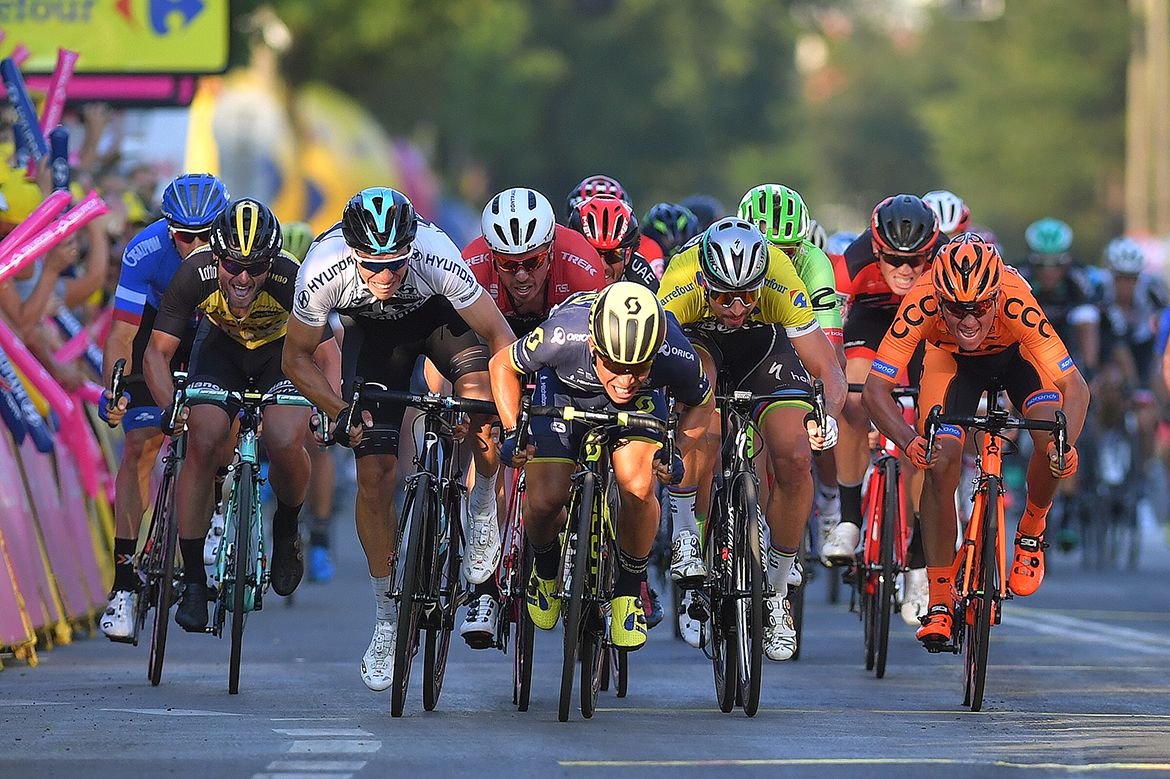 Caleb Ewan (Orica-Scott) powers to the win